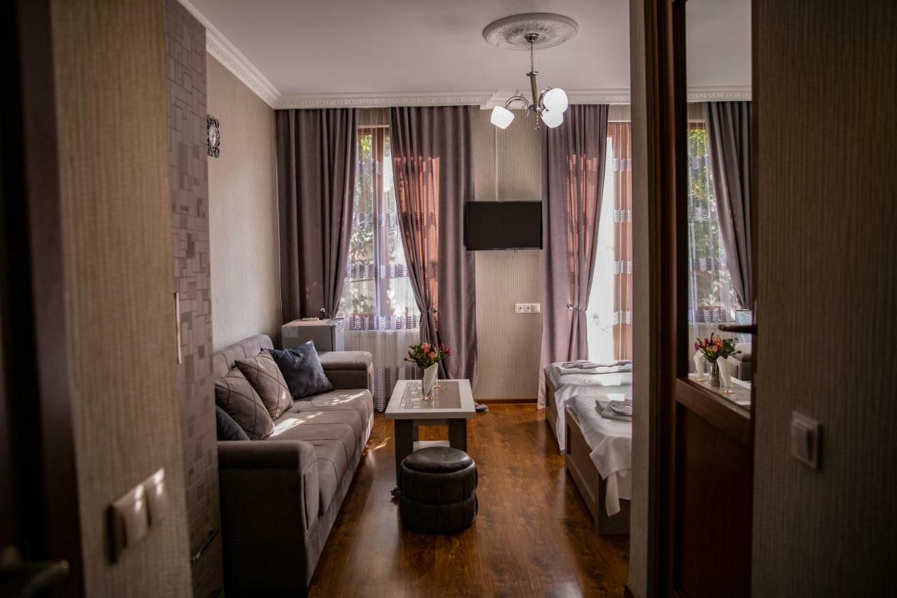 Family Hotel Parajanov Тбилиси Экстерьер фото