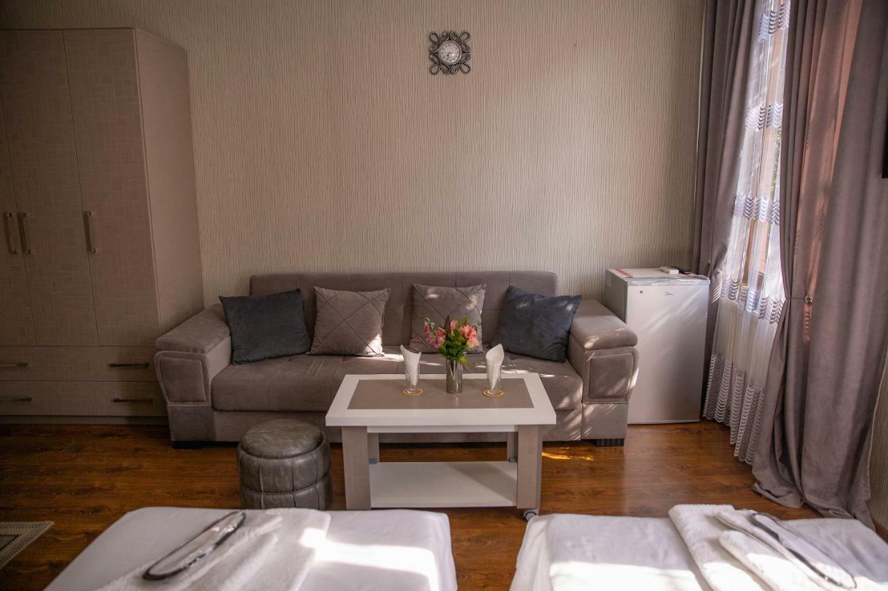Family Hotel Parajanov Тбилиси Экстерьер фото