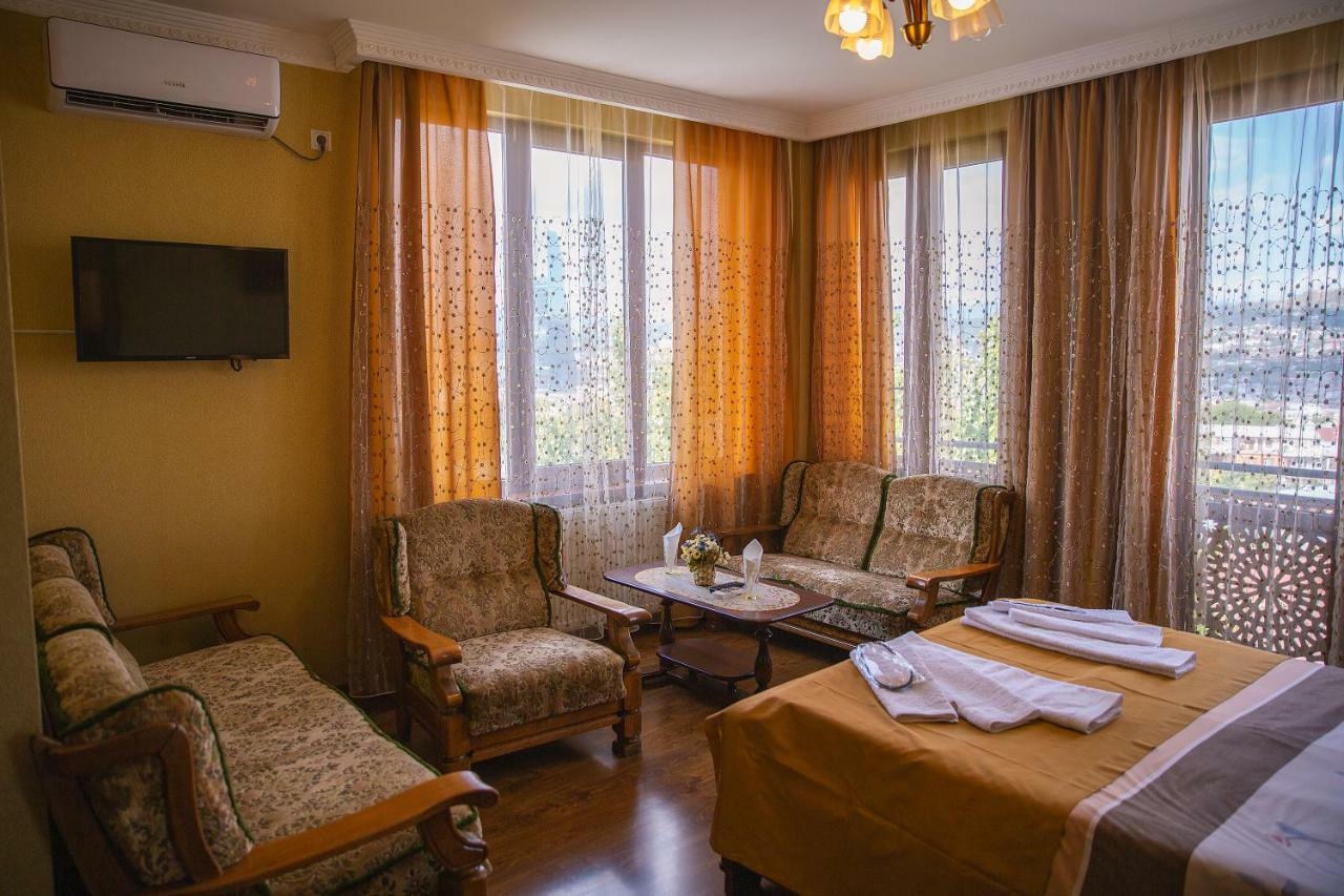 Family Hotel Parajanov Тбилиси Экстерьер фото